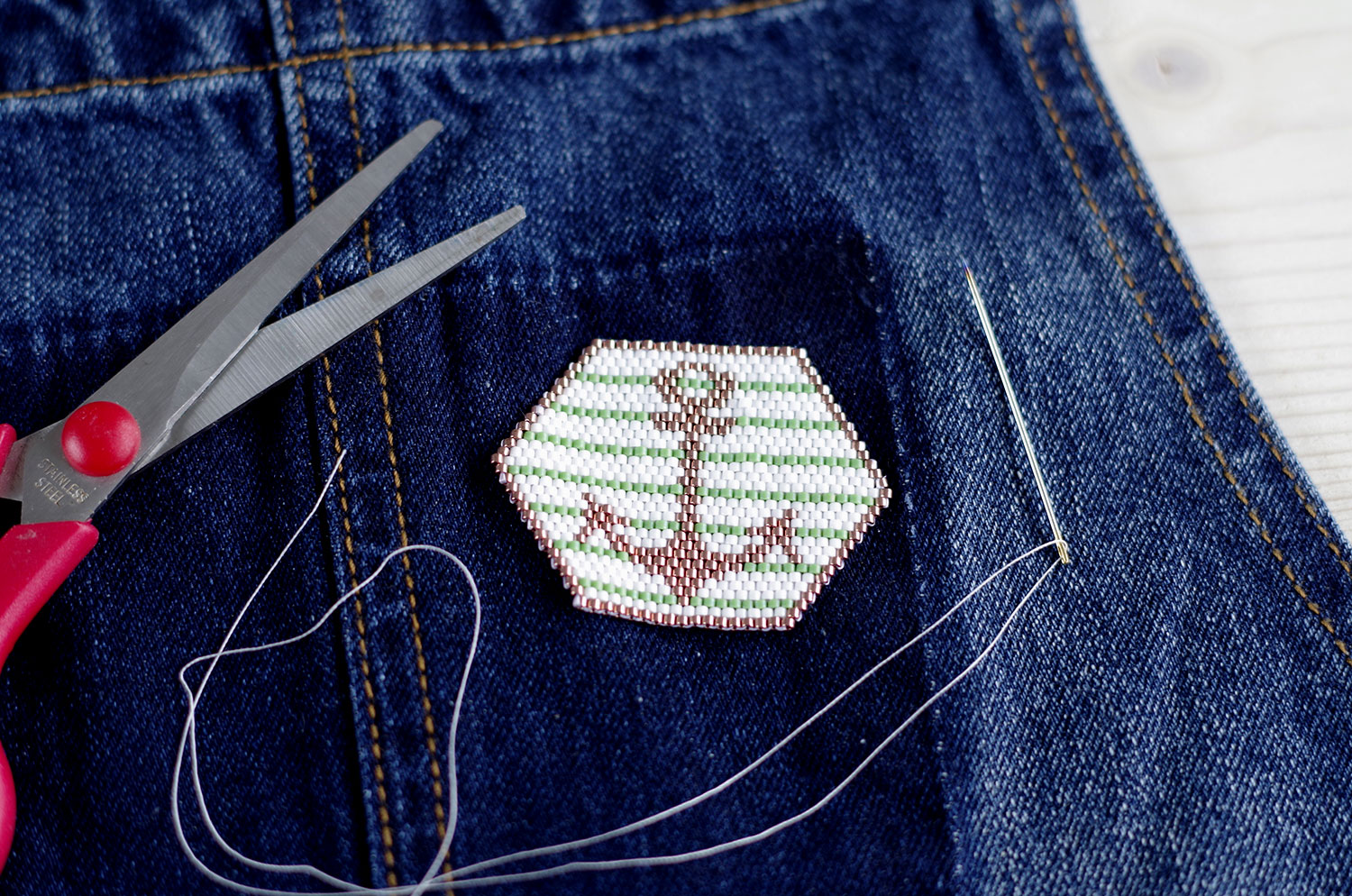 {DIY}-Mon-ancre-de-marin-en-perle-Miyuki-couture