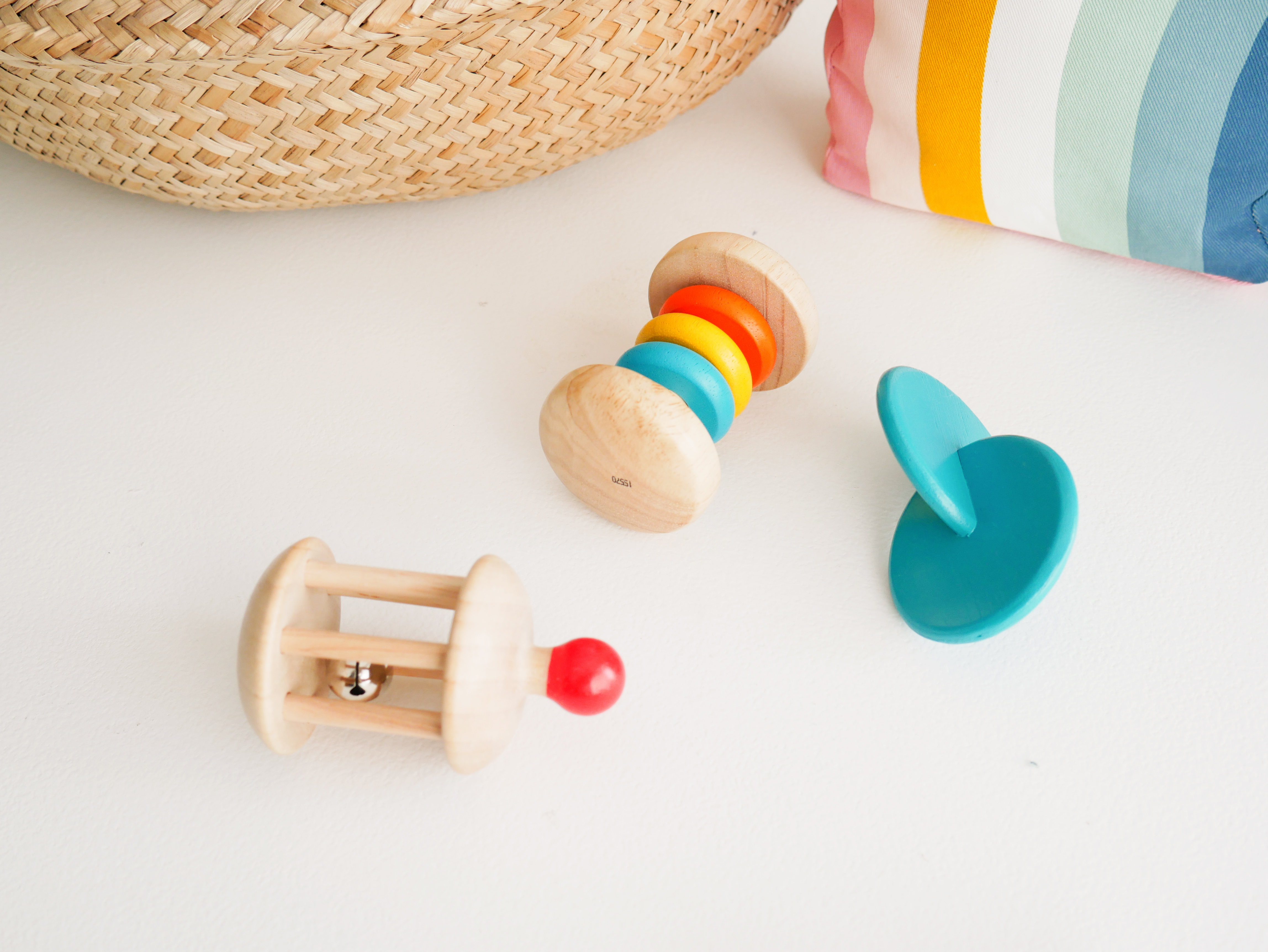 Ses premiers jouets hochet montessori bois